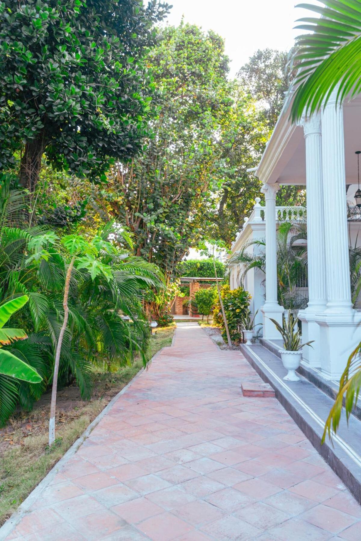 Villa Casa Niza - Colonial House
